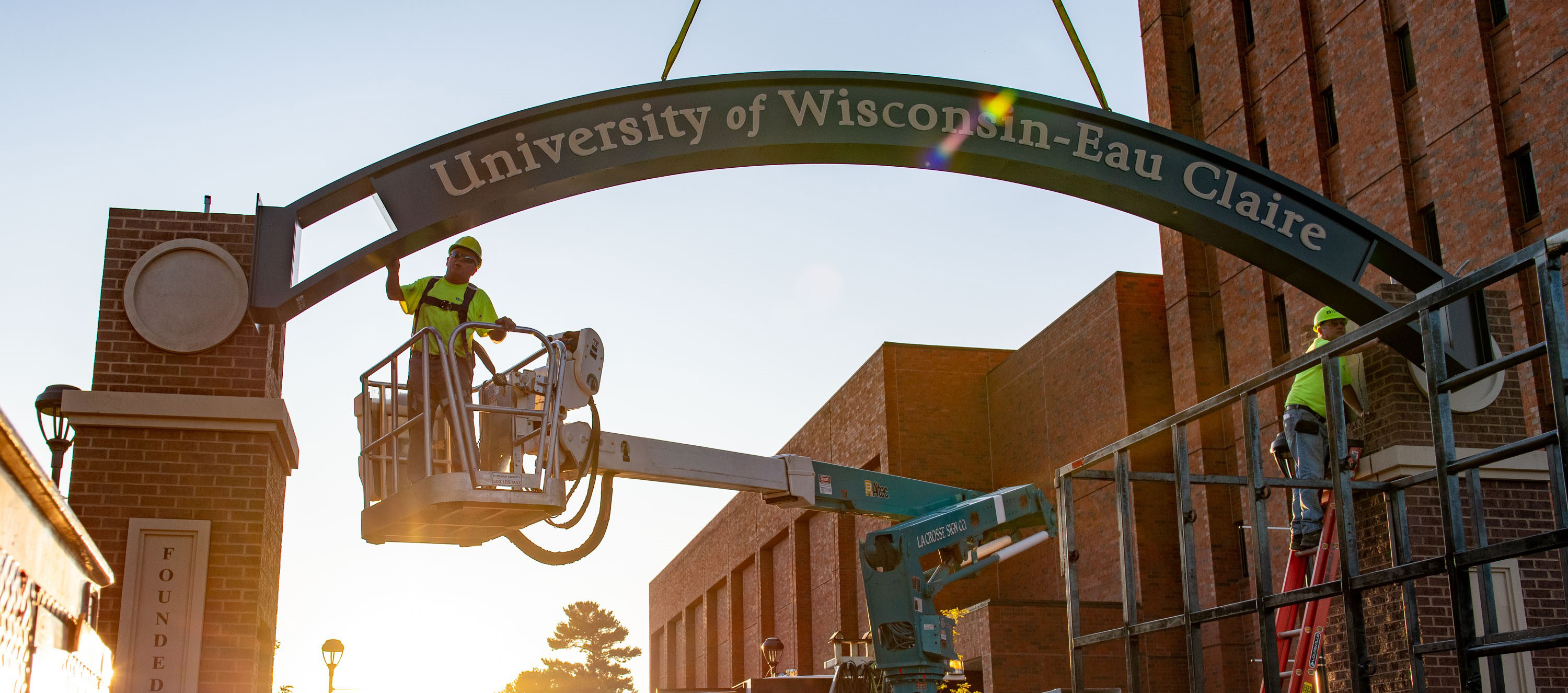 Eau Claire Sign Company La Crosse Sign Group